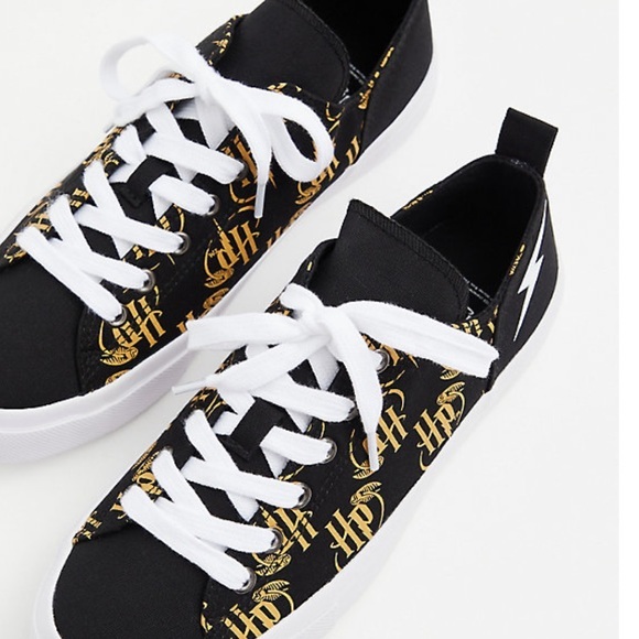 HARRY POTTER GOLDEN SNITCH BLACK CANVAS SNEAKER 13 - Picture 1 of 6